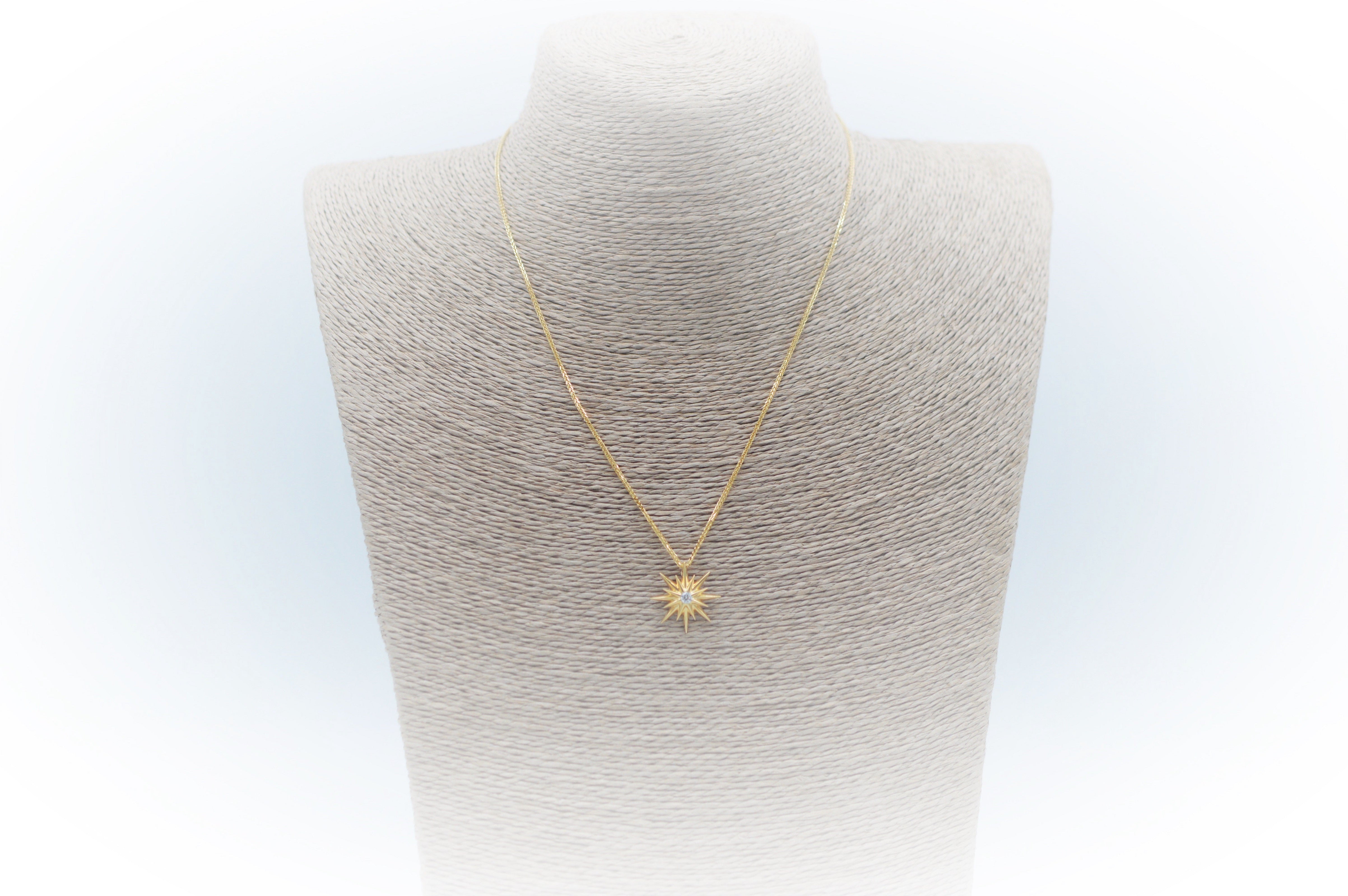 Celestial Brilliance – 16-Point Star Diamond Pendant in Solid 14K Gold